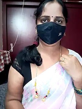 Snapshot of Mee_harini-telugupilla chatting on April 18, 2026, 7:56 am Mee harini-telugupilla online show from April 18, 2026, 7:56 am