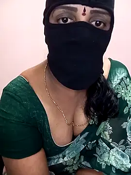 Snapshot of Mee_harini-telugupilla chatting on May 6, 2026, 5:25 am Mee harini-telugupilla online show from May 6, 2026, 5:25 am