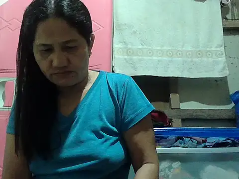 Snapshot of hotmama_063 chatting on October 7, 2025, 8:17 pm hotmama 063 online show from October 7, 2025, 8:17 pm