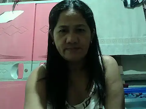 Snapshot of hotmama_063 chatting on October 8, 2025, 8:50 pm hotmama 063 online show from October 8, 2025, 8:50 pm