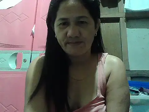 Snapshot of hotmama_063 chatting on October 9, 2025, 10:57 am hotmama 063 online show from October 9, 2025, 10:57 am