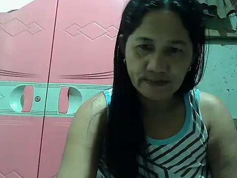 Snapshot of hotmama_063 chatting on October 13, 2025, 8:09 pm hotmama 063 online show from October 13, 2025, 8:09 pm