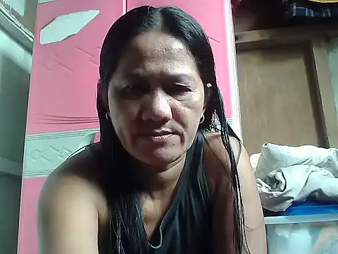 Snapshot of hotmama_063 chatting on November 2, 2025, 7:33 am hotmama 063 online show from November 2, 2025, 7:33 am