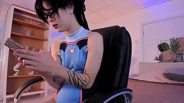 Snapshot of Sima_Wendy chatting on October 4, 2025, 6:22 am Sima Wendy online show from October 4, 2025, 6:22 am