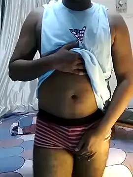 Snapshot of milkyseduce chatting on October 27, 2025, 5:44 am milkyseduce online show from October 27, 2025, 5:44 am