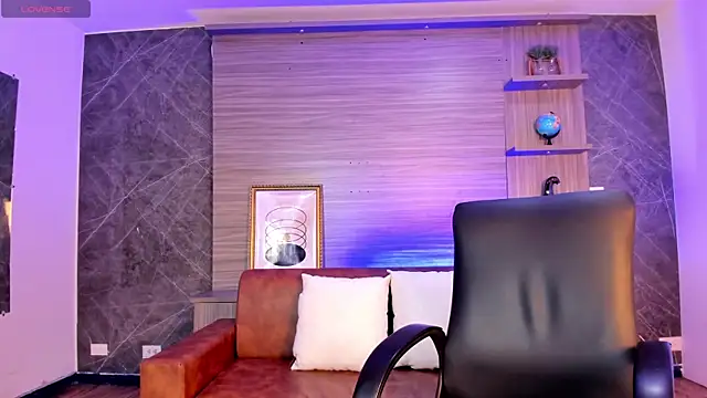 sofiapalacioss online show from October 31, 2025, 8:21 pm