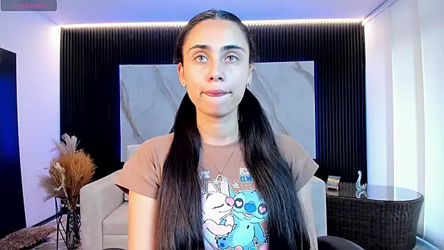 sofiapalacioss online show from February 25, 2026, 8:07 pm