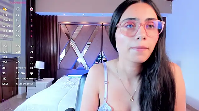 sofiapalacioss online show from April 11, 2026, 7:07 pm