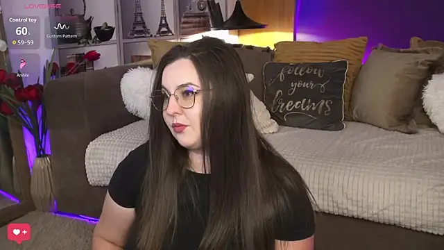 Snapshot of Mia_Swano chatting on May 6, 2026, 11:54 pm Mia Swano online show from May 6, 2026, 11:54 pm