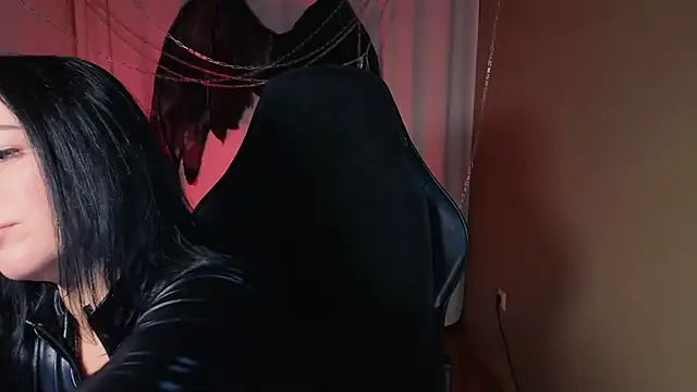 Jolie Orchid online show from November 5, 2025, 12:16 pm