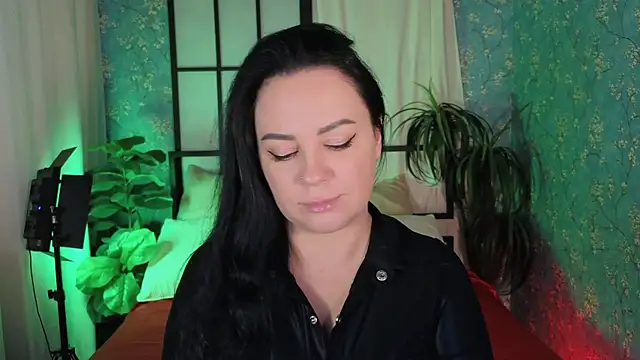 Snapshot of Jolie_Orchid chatting on July 4, 2026, 5:57 am Jolie Orchid online show from July 4, 2026, 5:57 am