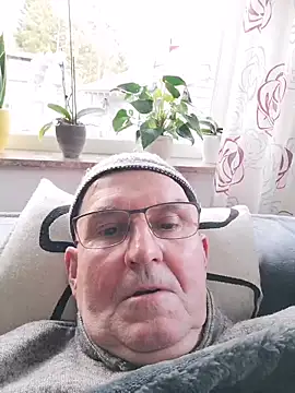 Snapshot of Oldmenhot66 chatting on February 28, 2026, 1:23 pm Oldmenhot66 online show from February 28, 2026, 1:23 pm