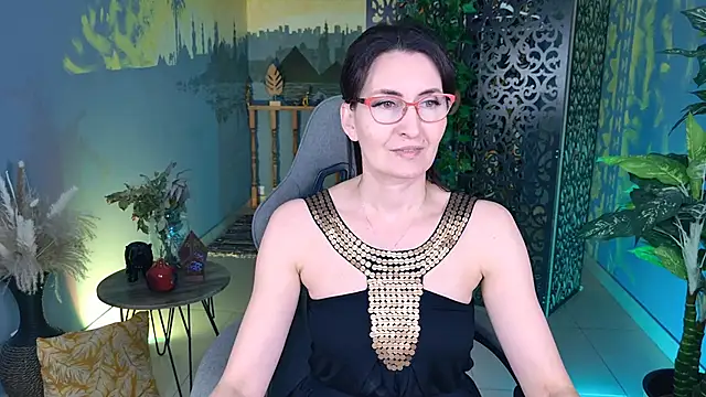 Snapshot of UnaTerra chatting on November 10, 2025, 9:19 am UnaTerra online show from November 10, 2025, 9:19 am