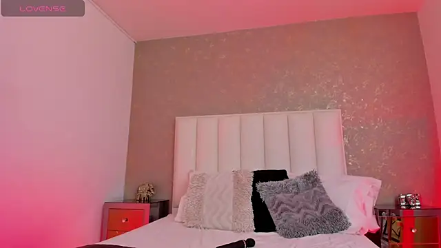 KaylieBrooks online show from December 19, 2025, 4:14 pm