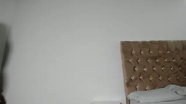 Snapshot of SeleneMakris chatting on October 10, 2025, 1:32 pm SeleneMakris online show from October 10, 2025, 1:32 pm