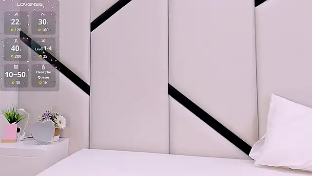 XimenaCosta online show from October 8, 2025, 11:52 am