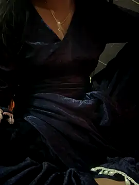 Sexylella143 online show from December 15, 2025, 3:44 am