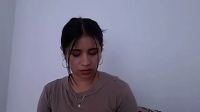 ValerieLove  online show from November 28, 2025, 3:36 pm