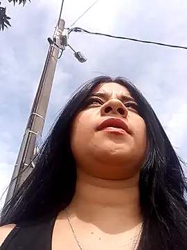 ValerieLove  online show from February 4, 2026, 4:02 pm