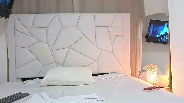 Paulaboterom online show from October 14, 2025, 6:31 pm