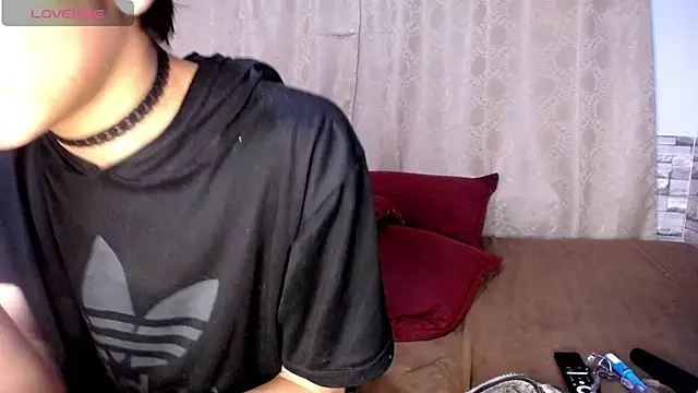 DaraKat18 online show from November 26, 2025, 9:05 pm