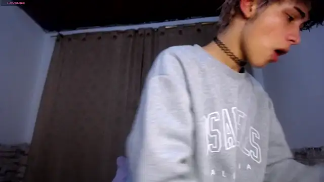 DaraKat18 online show from March 27, 2026, 11:37 pm