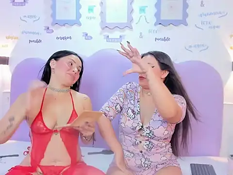Snapshot of Zoe_And_Antonella chatting on September 18, 2025, 1:13 pm Zoe And Antonella online show from September 18, 2025, 1:13 pm