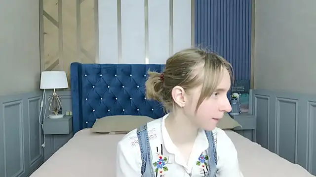 Snapshot of Beverly_Gomes chatting on September 11, 2025, 6:02 am Beverly Gomes online show from September 11, 2025, 6:02 am