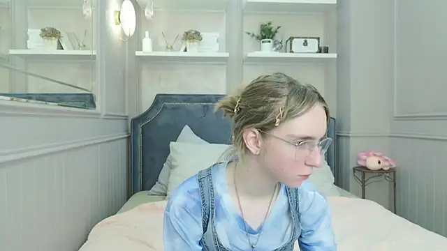 Snapshot of Beverly_Gomes chatting on September 12, 2025, 5:40 am Beverly Gomes online show from September 12, 2025, 5:40 am