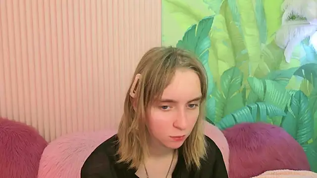 Snapshot of Beverly_Gomes chatting on September 14, 2025, 6:23 am Beverly Gomes online show from September 14, 2025, 6:23 am