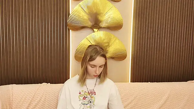 Snapshot of Beverly_Gomes chatting on September 19, 2025, 10:49 am Beverly Gomes online show from September 19, 2025, 10:49 am