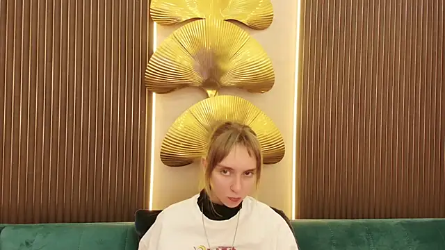 Snapshot of Beverly_Gomes chatting on October 2, 2025, 5:58 am Beverly Gomes online show from October 2, 2025, 5:58 am