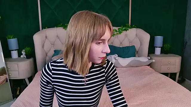 Snapshot of Beverly_Gomes chatting on November 17, 2025, 3:40 pm Beverly Gomes online show from November 17, 2025, 3:40 pm