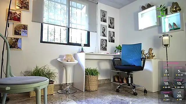 Snapshot of mrs_edha chatting on September 29, 2025, 12:43 pm mrs edha online show from September 29, 2025, 12:43 pm