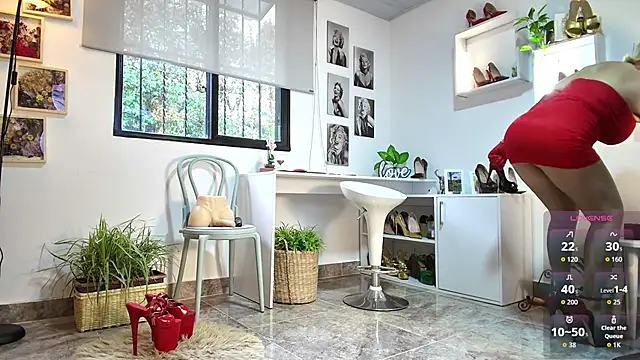 Snapshot of mrs_edha chatting on September 30, 2025, 12:43 pm mrs edha online show from September 30, 2025, 12:43 pm