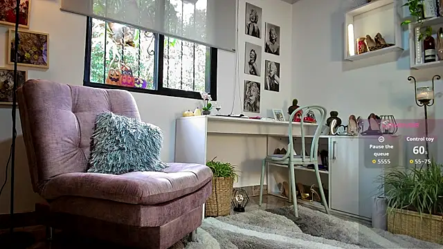 Snapshot of mrs_edha chatting on October 29, 2025, 12:29 pm mrs edha online show from October 29, 2025, 12:29 pm