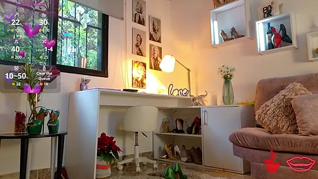 Snapshot of mrs_edha chatting on February 16, 2026, 1:18 pm mrs edha online show from February 16, 2026, 1:18 pm