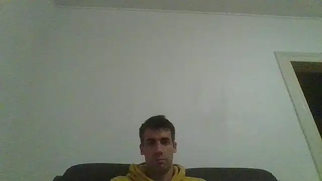 Snapshot of JulioIsHere4you chatting on October 2, 2025, 3:35 am JulioIsHere4you online show from October 2, 2025, 3:35 am