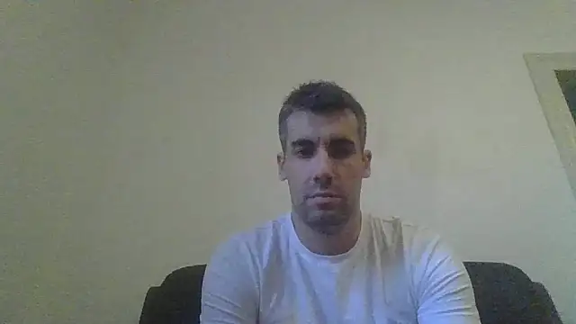 Snapshot of JulioIsHere4you chatting on October 12, 2025, 3:22 pm JulioIsHere4you online show from October 12, 2025, 3:22 pm