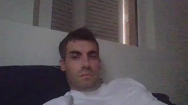 Snapshot of JulioIsHere4you chatting on November 8, 2025, 9:09 am JulioIsHere4you online show from November 8, 2025, 9:09 am