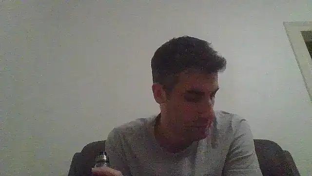 JulioIsHere4you online show from November 13, 2025, 4:06 pm