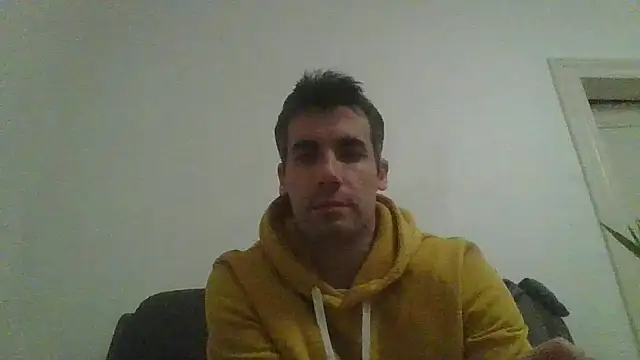 JulioIsHere4you online show from November 22, 2025, 6:18 pm