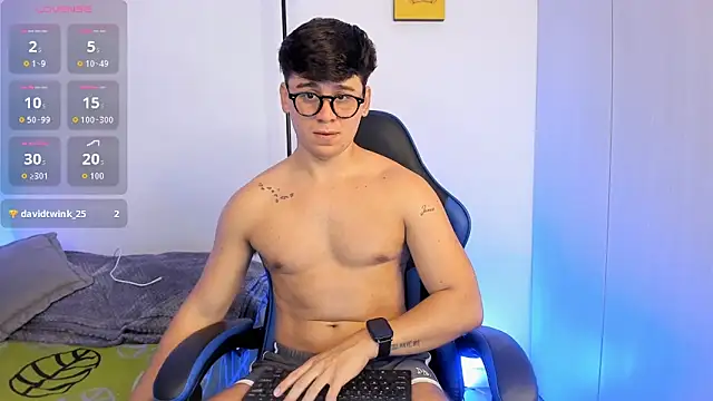 Snapshot of Gingertwink_n chatting on May 30, 2026, 12:19 am Gingertwink n online show from May 30, 2026, 12:19 am