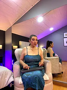 Samantha Milf   online show from November 9, 2025, 12:36 pm