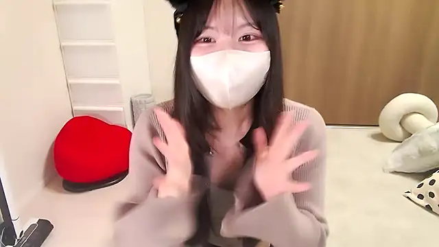 moka-neko online show from October 15, 2025, 11:43 am