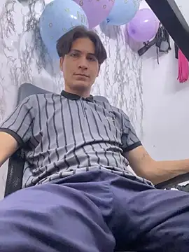 Snapshot of StevenHumps chatting on October 5, 2025, 6:12 am StevenHumps online show from October 5, 2025, 6:12 am