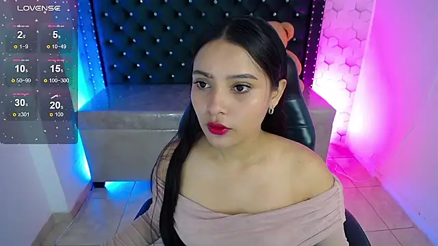 Snapshot of Ariannaa_m chatting on October 25, 2025, 12:56 pm Ariannaa m online show from October 25, 2025, 12:56 pm