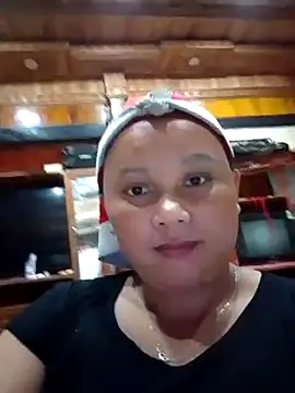 Snapshot of -Kitty-92 chatting on October 14, 2025, 11:00 am -Kitty-92 online show from October 14, 2025, 11:00 am