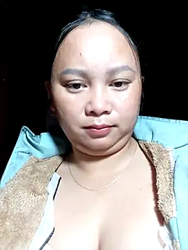 Snapshot of -Kitty-92 chatting on November 6, 2025, 11:15 pm -Kitty-92 online show from November 6, 2025, 11:15 pm