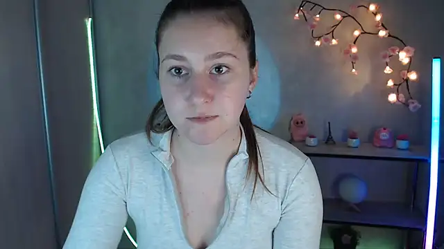 Snapshot of Milka_kamila chatting on June 12, 2026, 12:37 pm Milka kamila online show from June 12, 2026, 12:37 pm